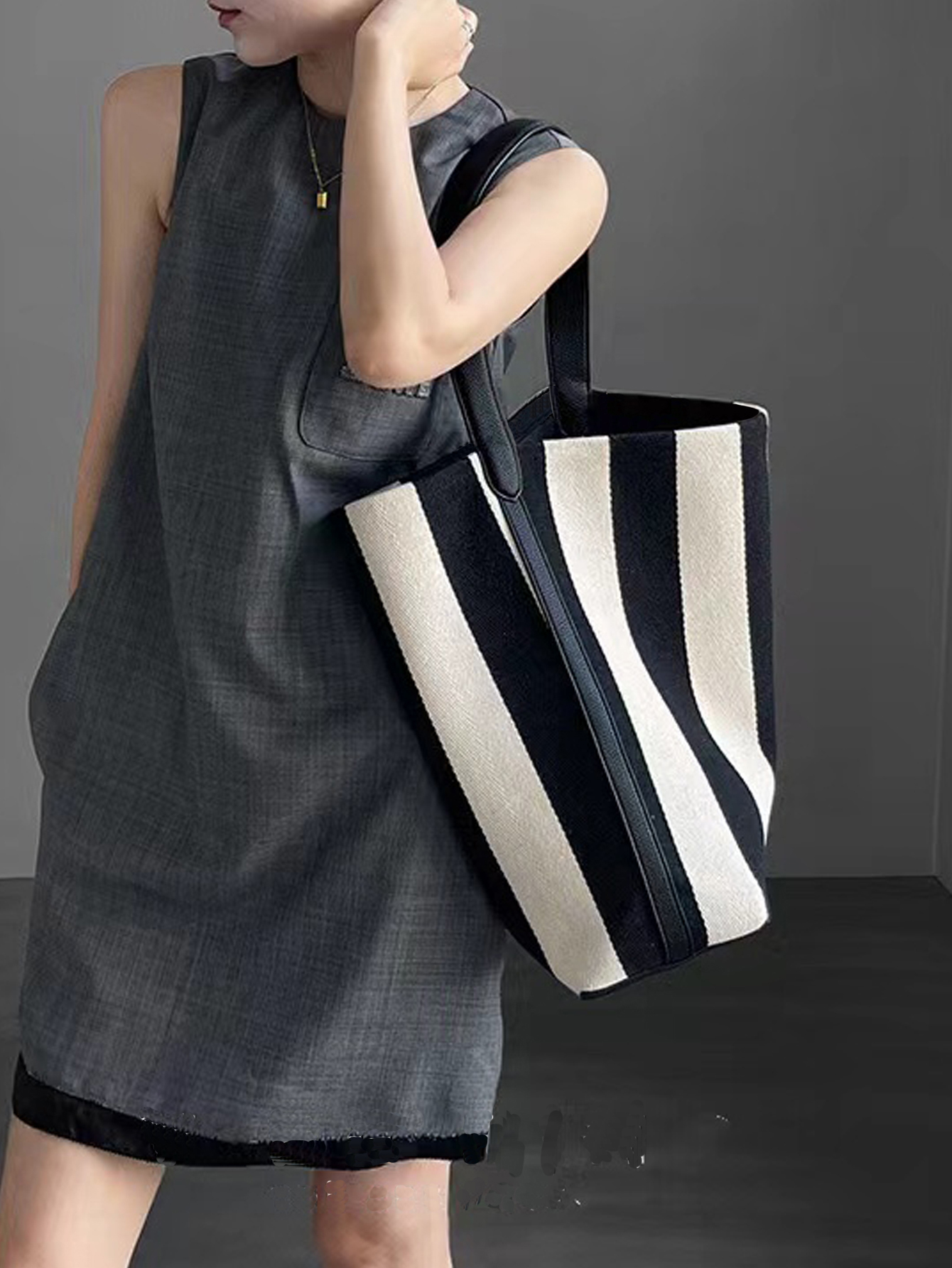 Niche Striped Canvas Bucket Ba - Women Bags In Trend recensione e prezzo
